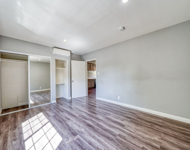 1112 Ocean Park Boulevard - Photo Thumbnail 11