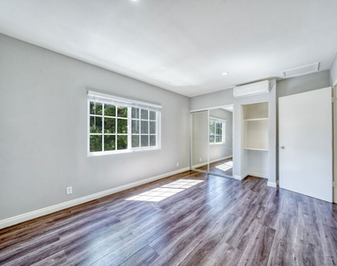 1112 Ocean Park Boulevard - Photo Thumbnail 10