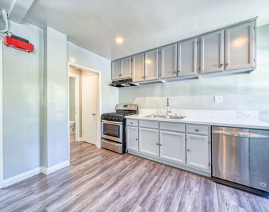 1112 Ocean Park Boulevard - Photo Thumbnail 8