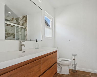 13842 Hamlin Street - Photo Thumbnail 19