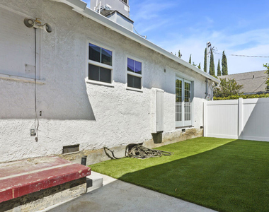 13842 Hamlin Street - Photo Thumbnail 13
