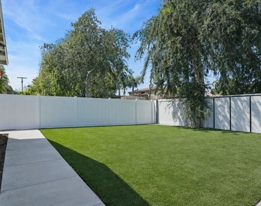 13842 Hamlin Street - Photo Thumbnail 3