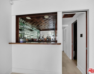 352 S Wetherly Drive - Photo Thumbnail 10