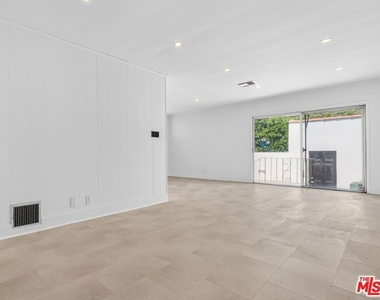 352 S Wetherly Drive - Photo Thumbnail 11