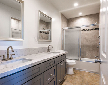 1112 Ocean Park Boulevard - Photo Thumbnail 12