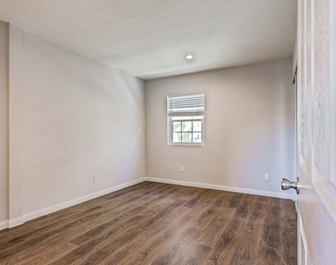 1112 Ocean Park Boulevard - Photo Thumbnail 8