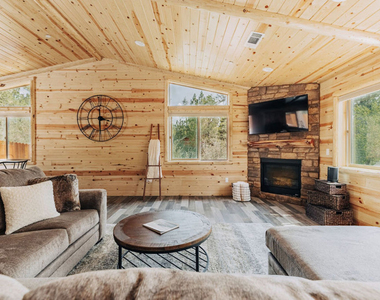 315 Northern Cross Drive - Photo Thumbnail 4