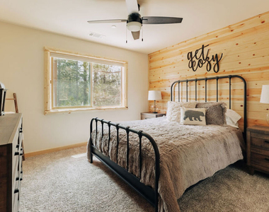 315 Northern Cross Drive - Photo Thumbnail 8