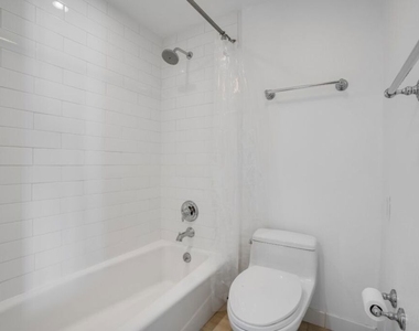 321 S San Vicente Boulevard - Photo Thumbnail 7