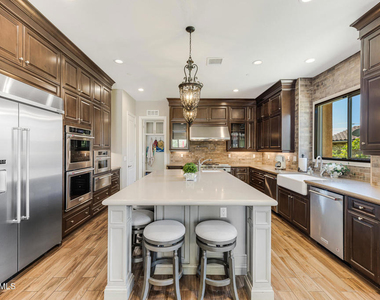 7305 Augusta Drive - Photo Thumbnail 12