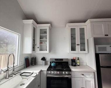 9251 Notre Dame Avenue - Photo Thumbnail 6