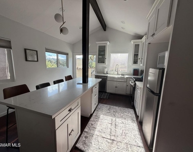 9251 Notre Dame Avenue - Photo Thumbnail 4