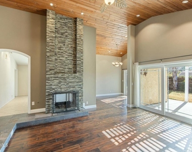 3332 Holloway Street - Photo Thumbnail 2