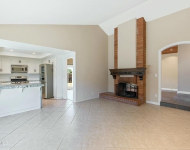 3332 Holloway Street - Photo Thumbnail 8