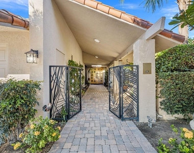 10 Whittier Court - Photo Thumbnail 2