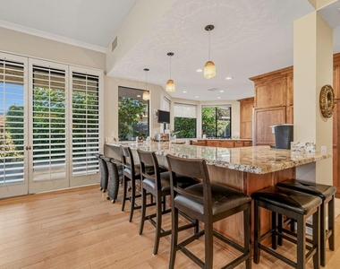 10 Whittier Court - Photo Thumbnail 16