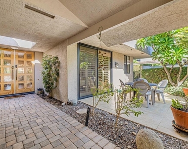 10 Whittier Court - Photo Thumbnail 3