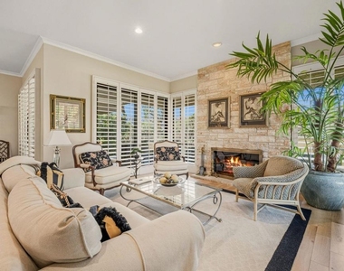 10 Whittier Court - Photo Thumbnail 15