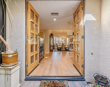 10 Whittier Court - Photo Thumbnail 5