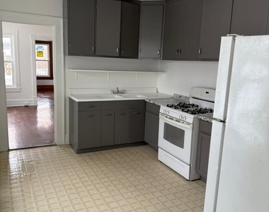 13 Springside Avenue - Photo Thumbnail 2