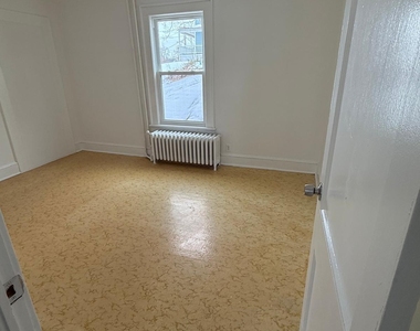 13 Springside Avenue - Photo Thumbnail 6