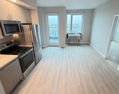 183-03 Hillside Avenue - Photo Thumbnail 6