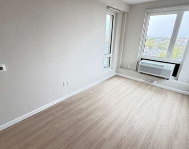 183-03 Hillside Avenue - Photo Thumbnail 15