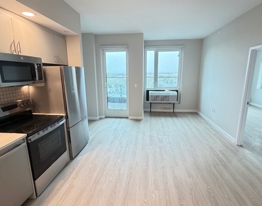 183-03 Hillside Avenue - Photo Thumbnail 5