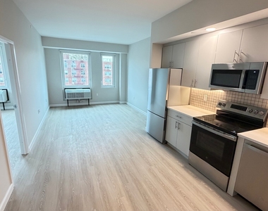 183-03 Hillside Avenue - Photo Thumbnail 4