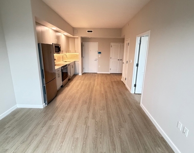 183-03 Hillside Avenue - Photo Thumbnail 7