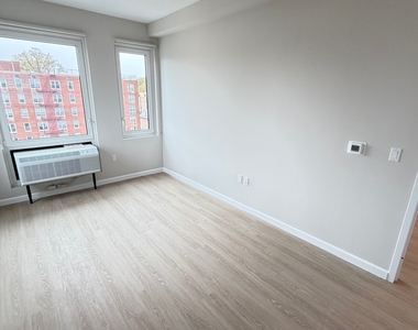 183-03 Hillside Avenue - Photo Thumbnail 17