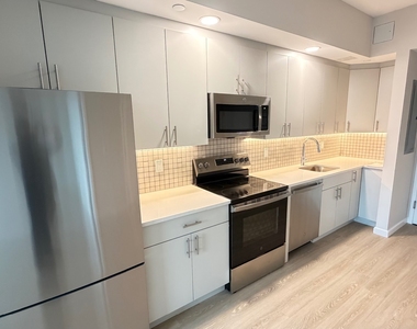 183-03 Hillside Avenue - Photo Thumbnail 10