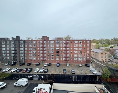 183-03 Hillside Avenue - Photo Thumbnail 9