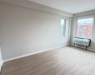 183-03 Hillside Avenue - Photo Thumbnail 15