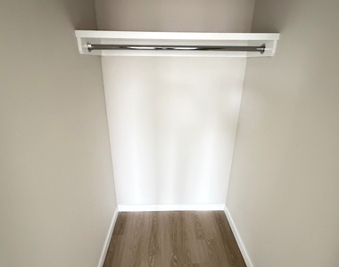 183-03 Hillside Avenue - Photo Thumbnail 18