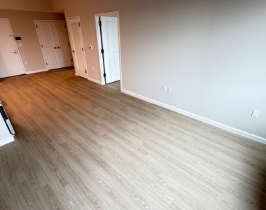 183-03 Hillside Avenue - Photo Thumbnail 8