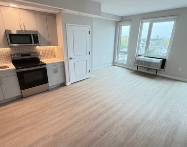 183-03 Hillside Avenue - Photo Thumbnail 9