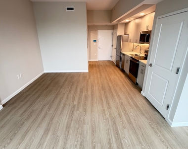 183-03 Hillside Avenue - Photo Thumbnail 14