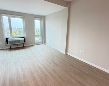 183-03 Hillside Avenue - Photo Thumbnail 8
