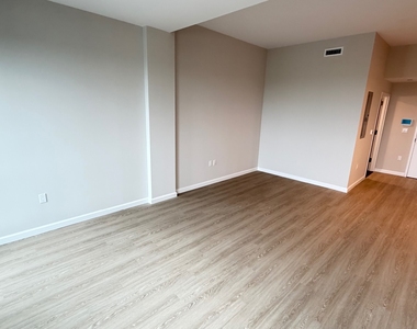 183-03 Hillside Avenue - Photo Thumbnail 15