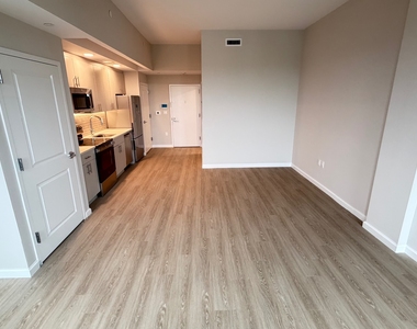 183-03 Hillside Avenue - Photo Thumbnail 13