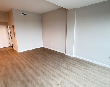 183-03 Hillside Avenue - Photo Thumbnail 15