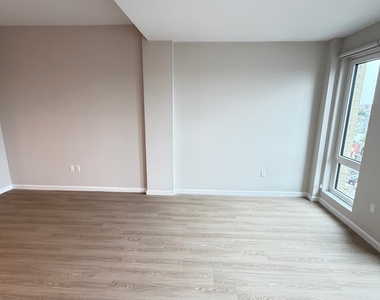 183-03 Hillside Avenue - Photo Thumbnail 16