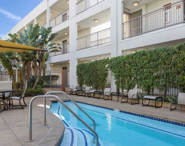 101 Mclellan Drive - Photo Thumbnail 12