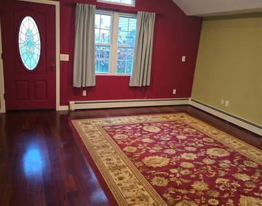 8 Roswell Ave - Photo Thumbnail 1