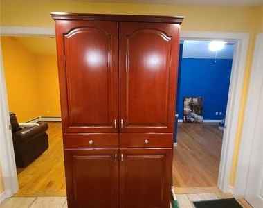 8 Roswell Ave - Photo Thumbnail 4