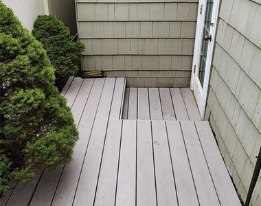 8 Roswell Ave - Photo Thumbnail 9