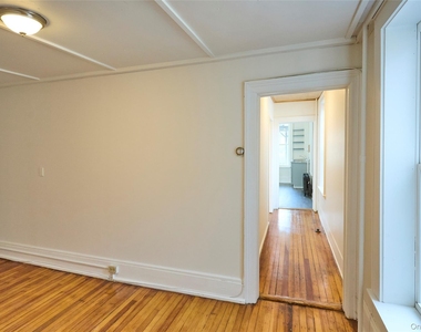 457 Main St - Photo Thumbnail 5