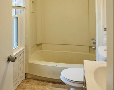 457 Main St - Photo Thumbnail 7