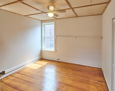 457 Main St - Photo Thumbnail 4